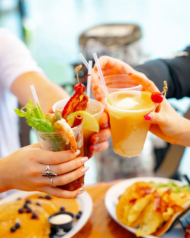 Cheers to friendship, food, and fun! 🥂✨