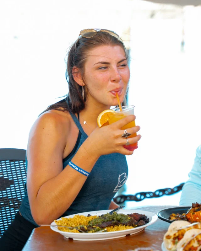 Nothing beats that first sip of a fresh tropical cocktail! 🍹✨ Pair it with a view of Robbie's Marina for the ultimate Islamorada afternoon. 🌴🌊